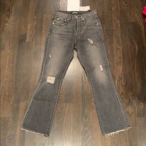 Adaptation acid wash jeans.